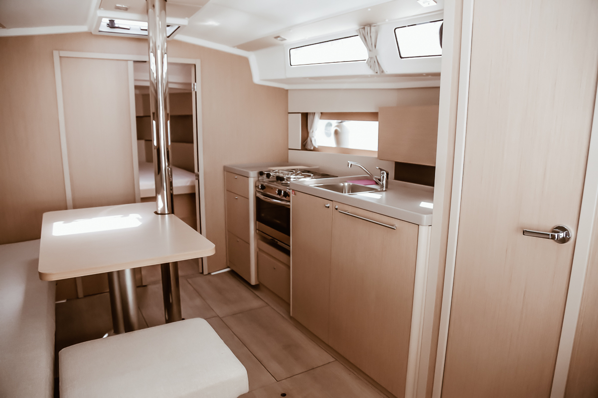 Photo #4 - Oceanis 38.1 (CLASS) in Punta Ala - 35023