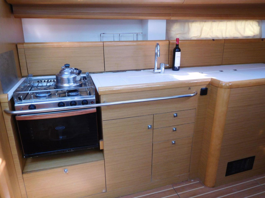 Photo #9 - Sun Odyssey 44i (ECONOMY) in Atene - 35032