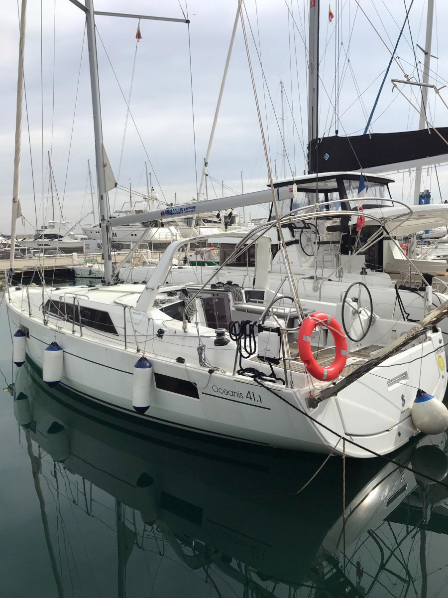 Photo #4 - Oceanis 41.1 (ECONOMY) in Propriano - 35044