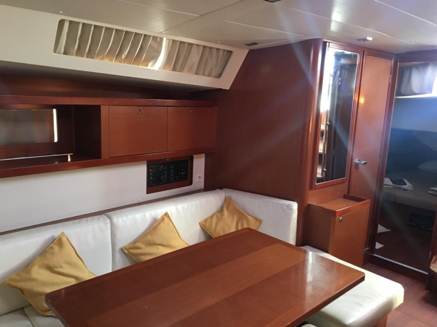 Photo #8 - Oceanis 45 - 3 cab. (ECONOMY) in Athens - 35048