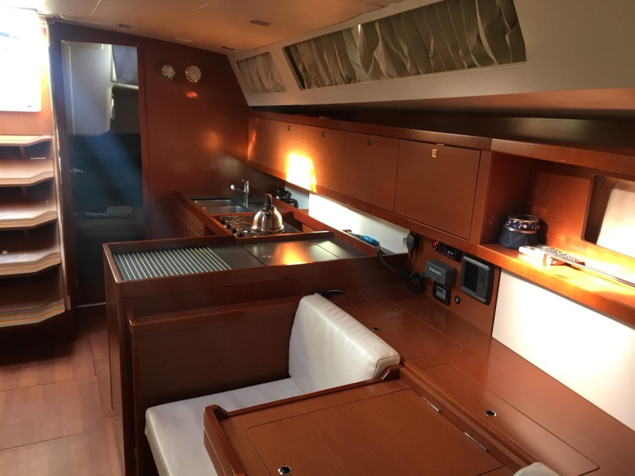 Photo #10 - Oceanis 45 - 3 cab. (ECONOMY) in Athens - 35048