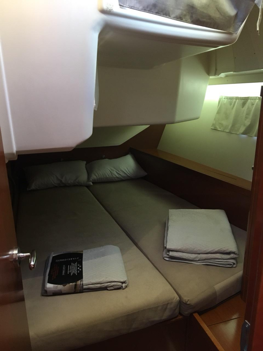 Photo #14 - Oceanis 45 - 3 cab. (ECONOMY) in Athens - 35048