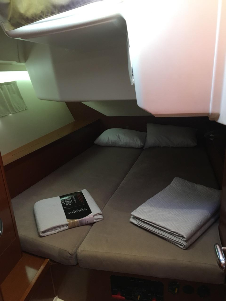 Photo #15 - Oceanis 45 - 3 cab. (ECONOMY) in Athens - 35048