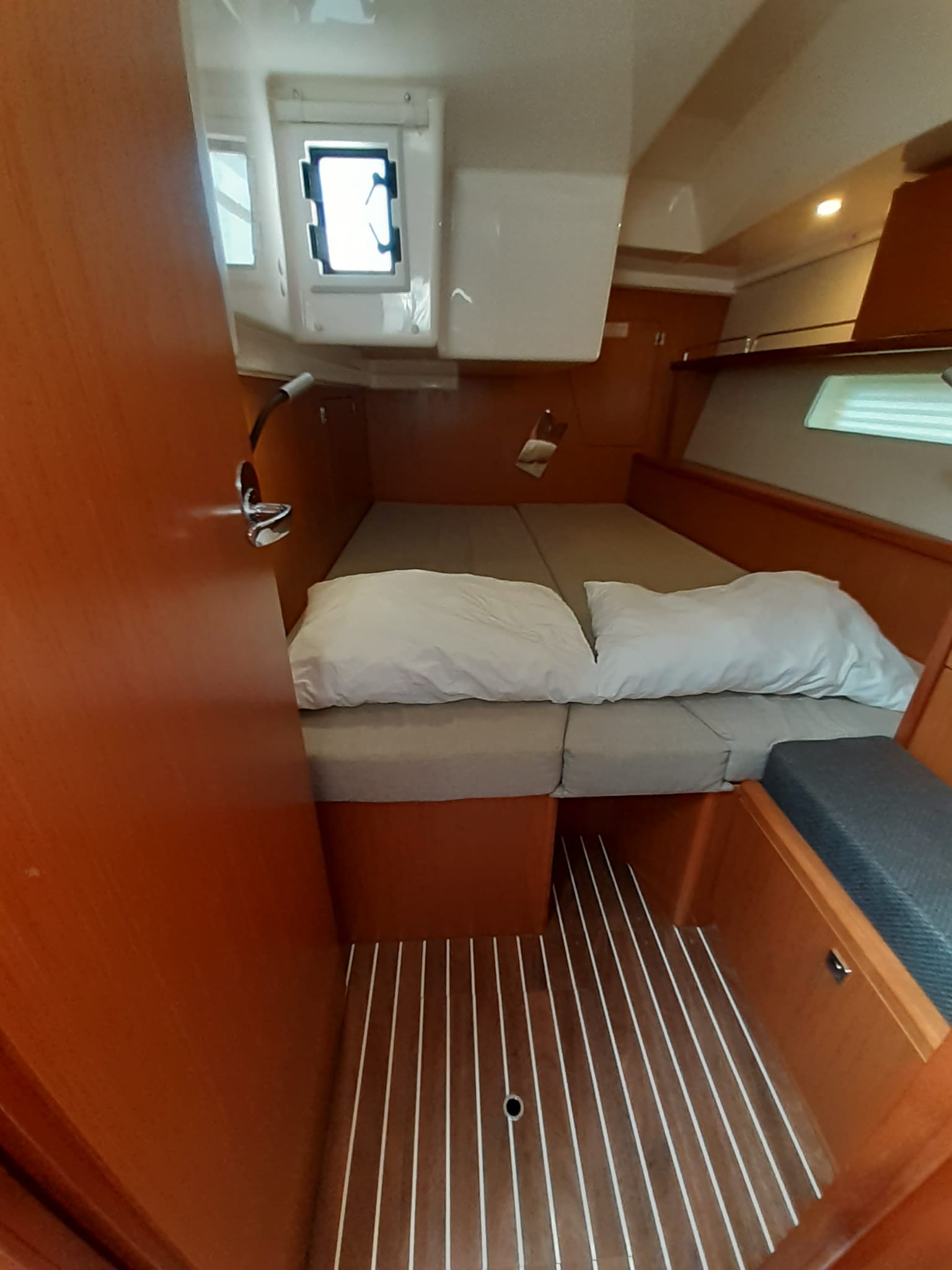Photo #10 - Bavaria C45 Holiday - 5 cab. (ECONOMY) in Portisco - 35056