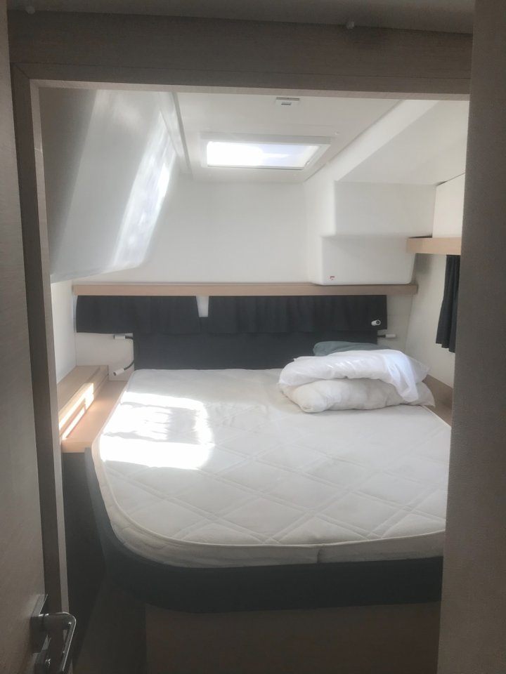 Photo #9 - Fountaine Pajot Lucia 40 - 4 cab. (ECONOMY) in Portisco - 35062