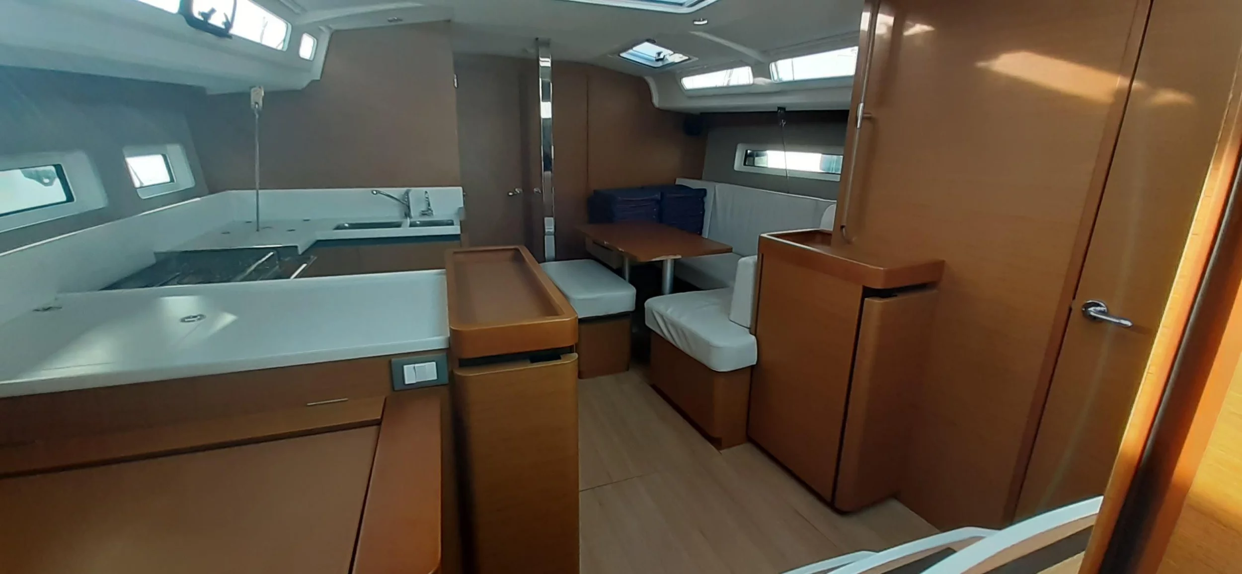 Sun Odyssey 440 (ECONOMY)  - 2