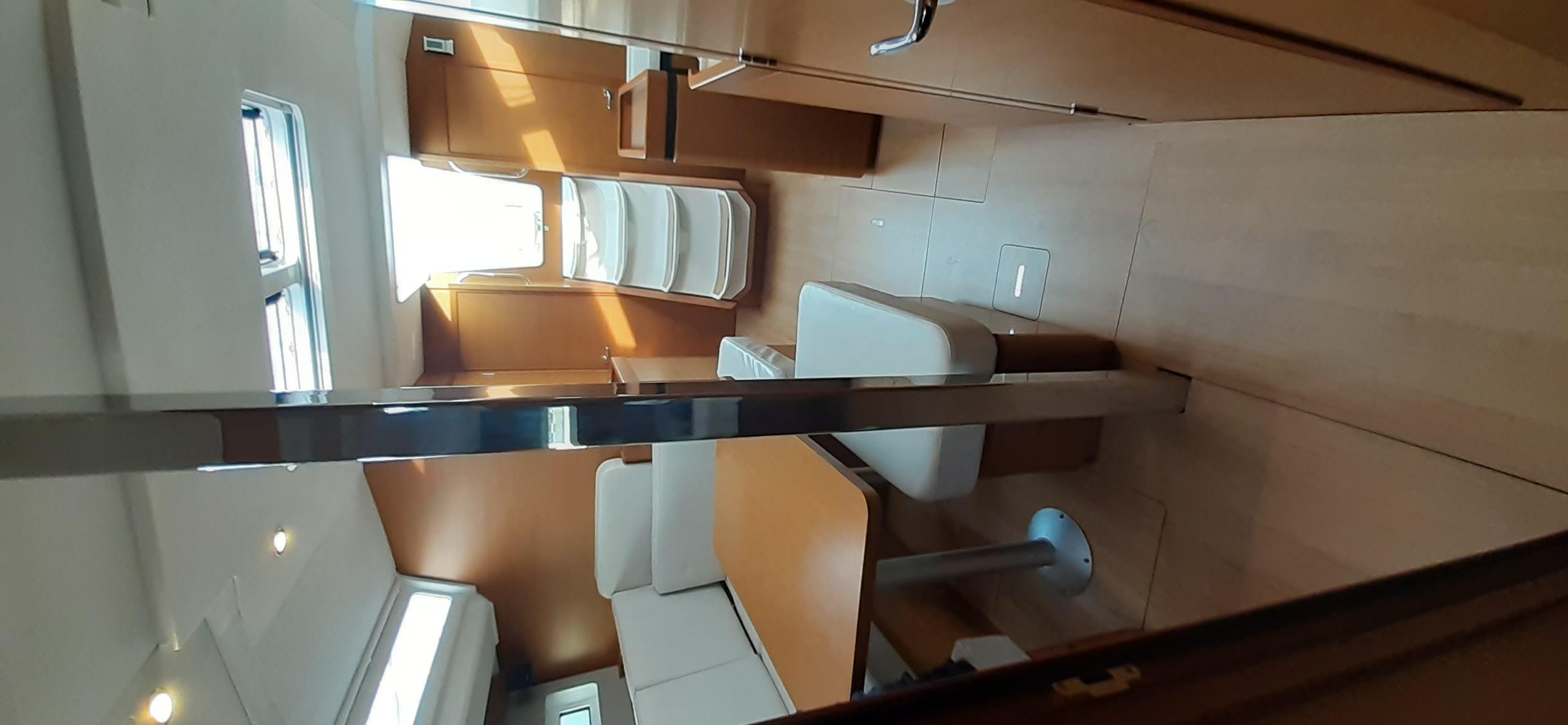 Photo #4 - Sun Odyssey 440 (ECONOMY) en Portisco - 35066