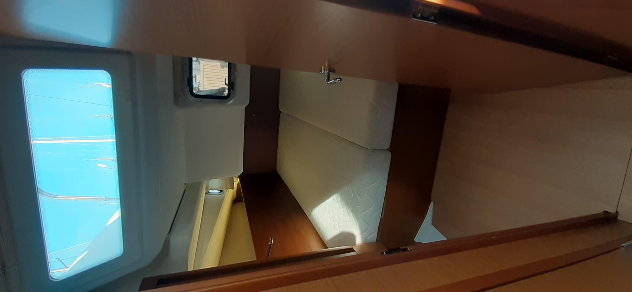 Photo #5 - Sun Odyssey 440 (ECONOMY) en Portisco - 35066