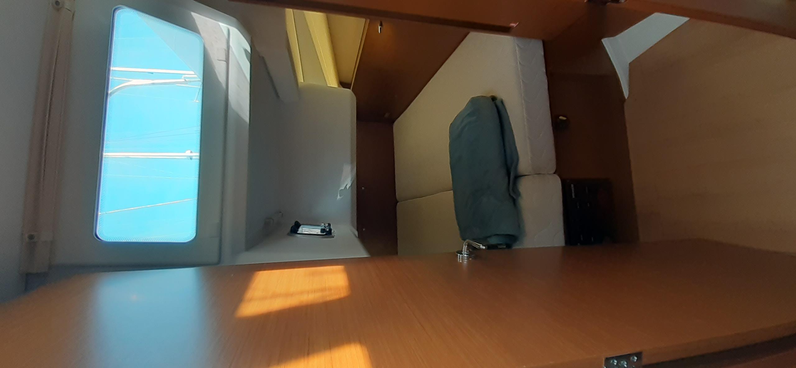 Photo #6 - Sun Odyssey 440 (ECONOMY) en Portisco - 35066