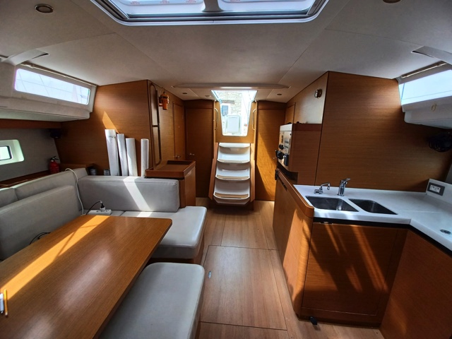 Photo #7 - Sun Odyssey 490 - 5 + 1 cab. (ECONOMY) en Portisco - 35068