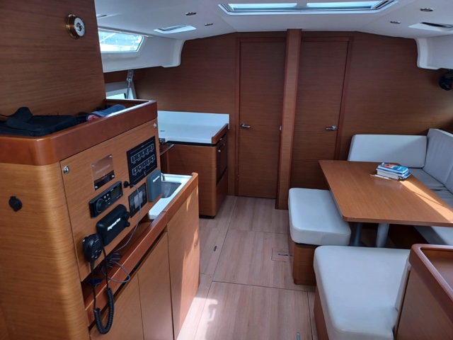 Photo #8 - Sun Odyssey 490 - 5 + 1 cab. (ECONOMY) en Portisco - 35068