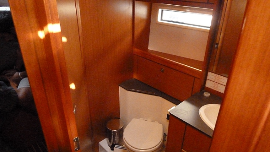 Photo #12 - Bavaria Cruiser 56 - 5 + 1 cab. (ECONOMY) in Athen - 35074