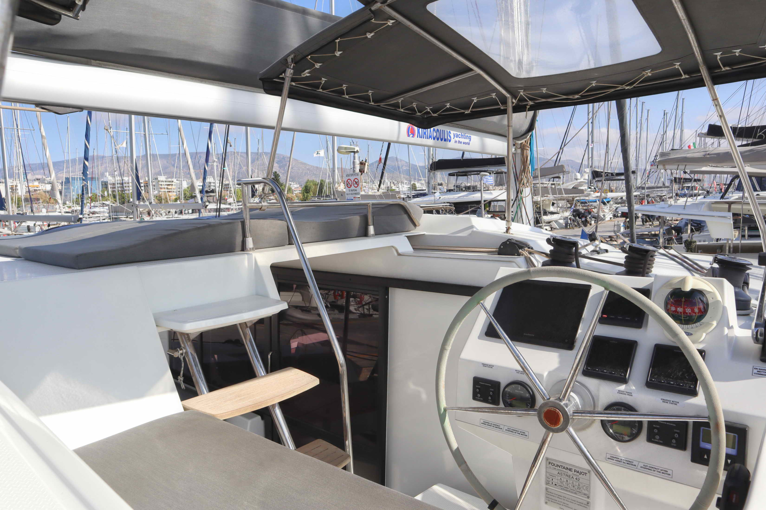 Photo #5 - Fountaine Pajot Astrea 42 - 3 + 2 cab. (CLASS) en Athènes - 35080