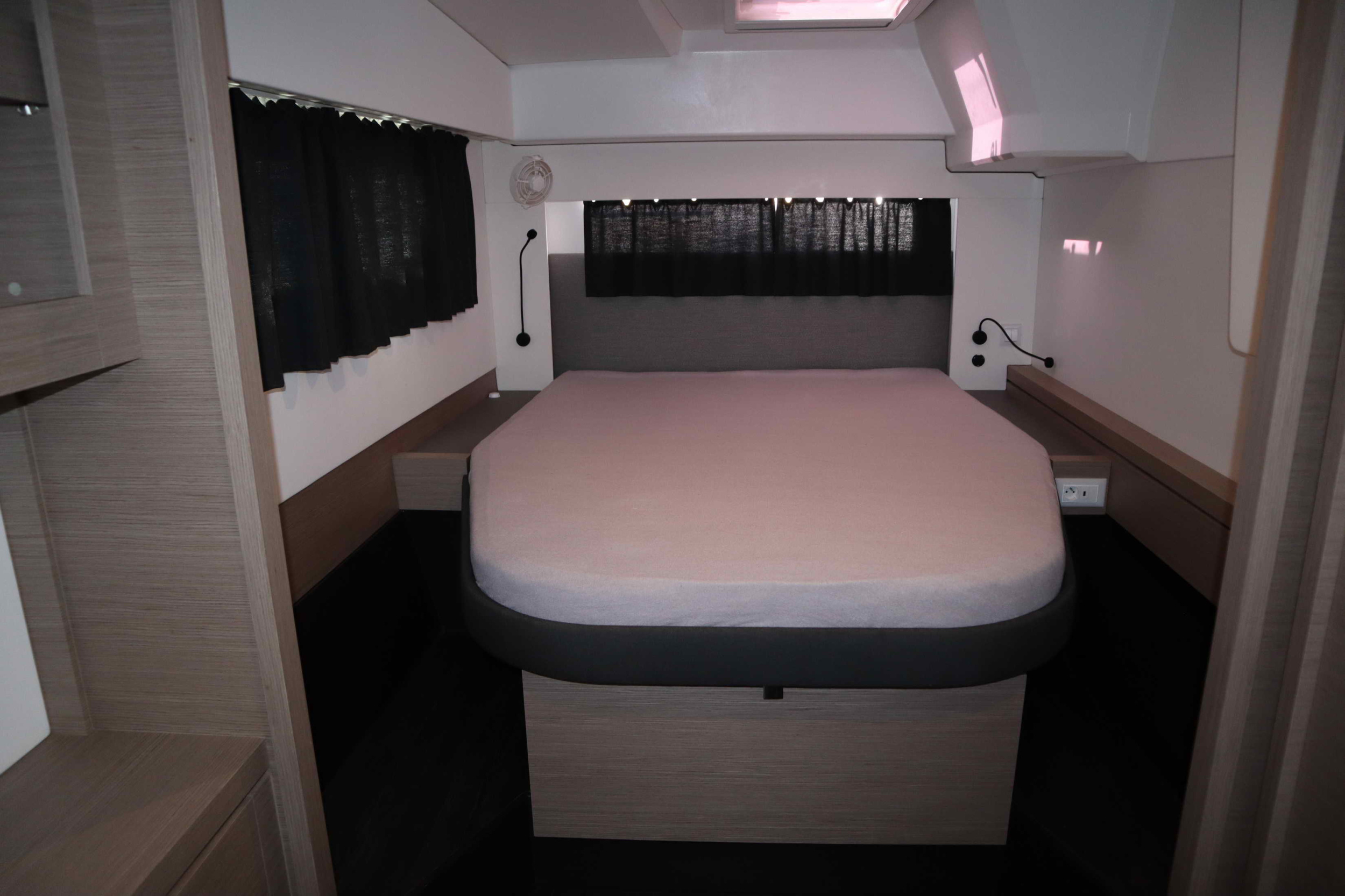 Photo #16 - Fountaine Pajot Astrea 42 - 3 + 2 cab. (CLASS) en Athènes - 35080