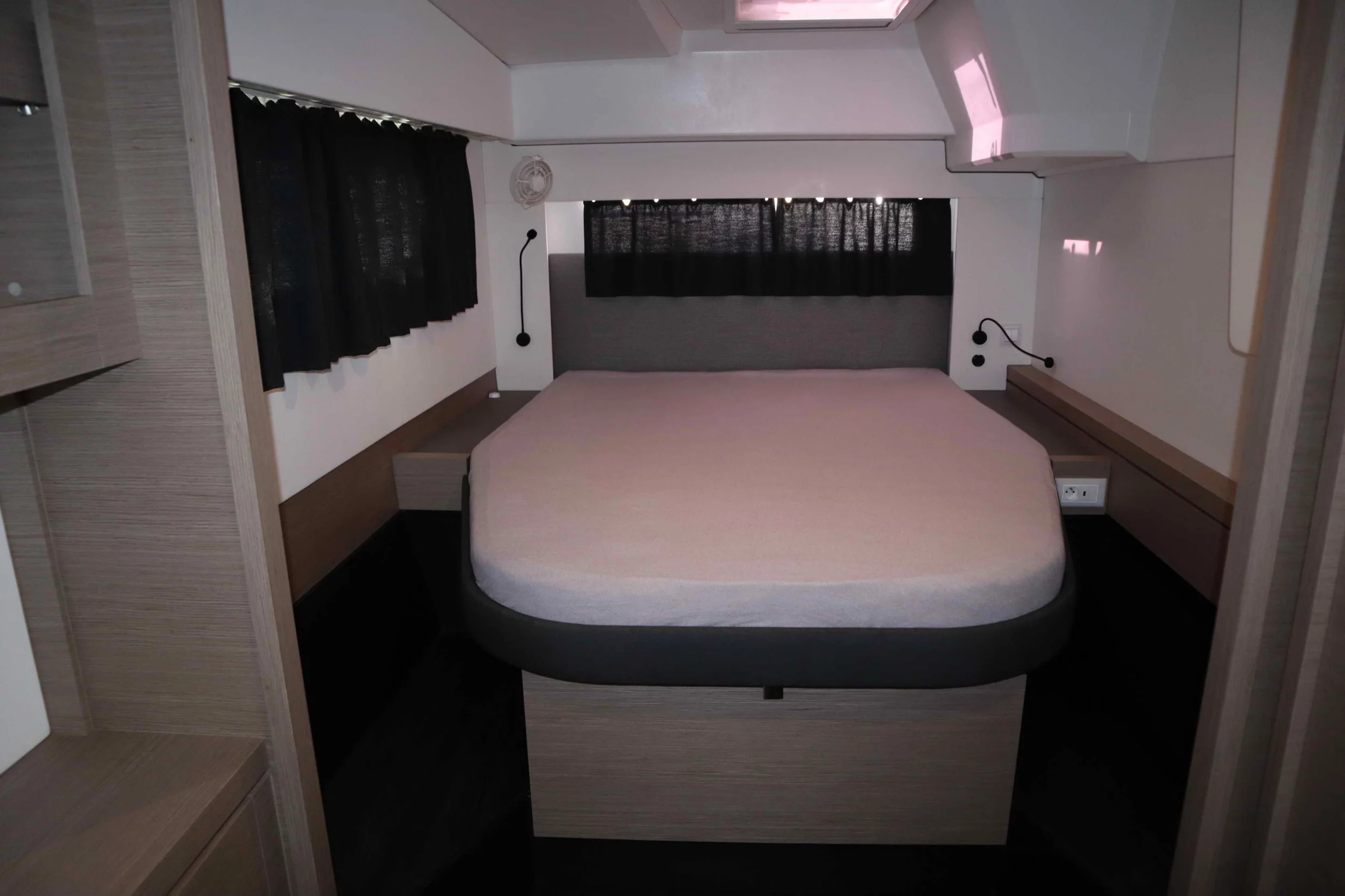 Fountaine Pajot Astrea 42 - 3 + 2 cab. (CLASS)  - 15