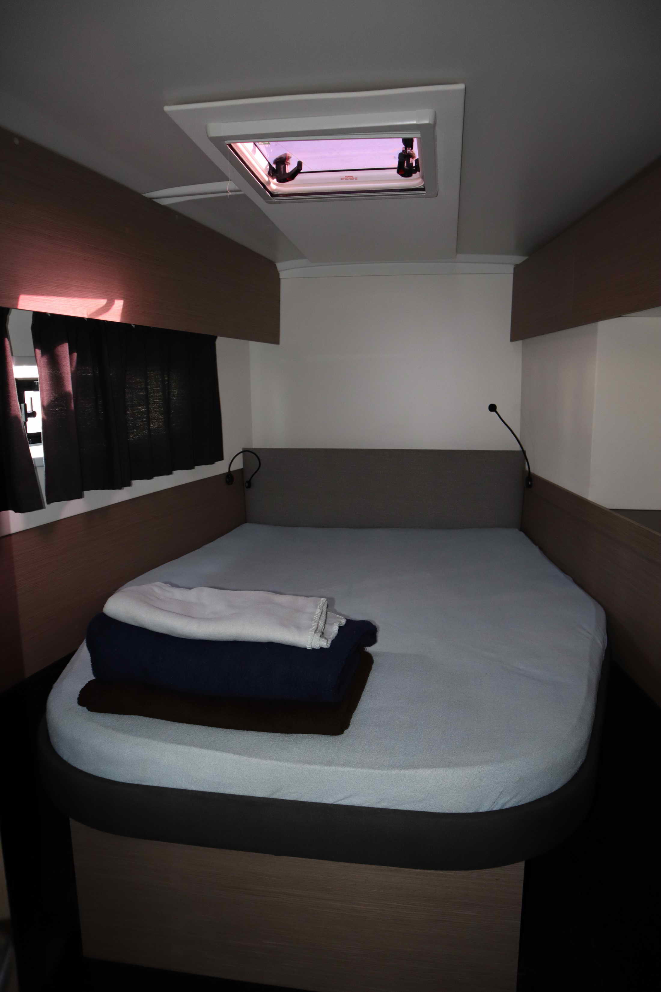 Photo #19 - Fountaine Pajot Astrea 42 - 3 + 2 cab. (CLASS) en Athènes - 35080