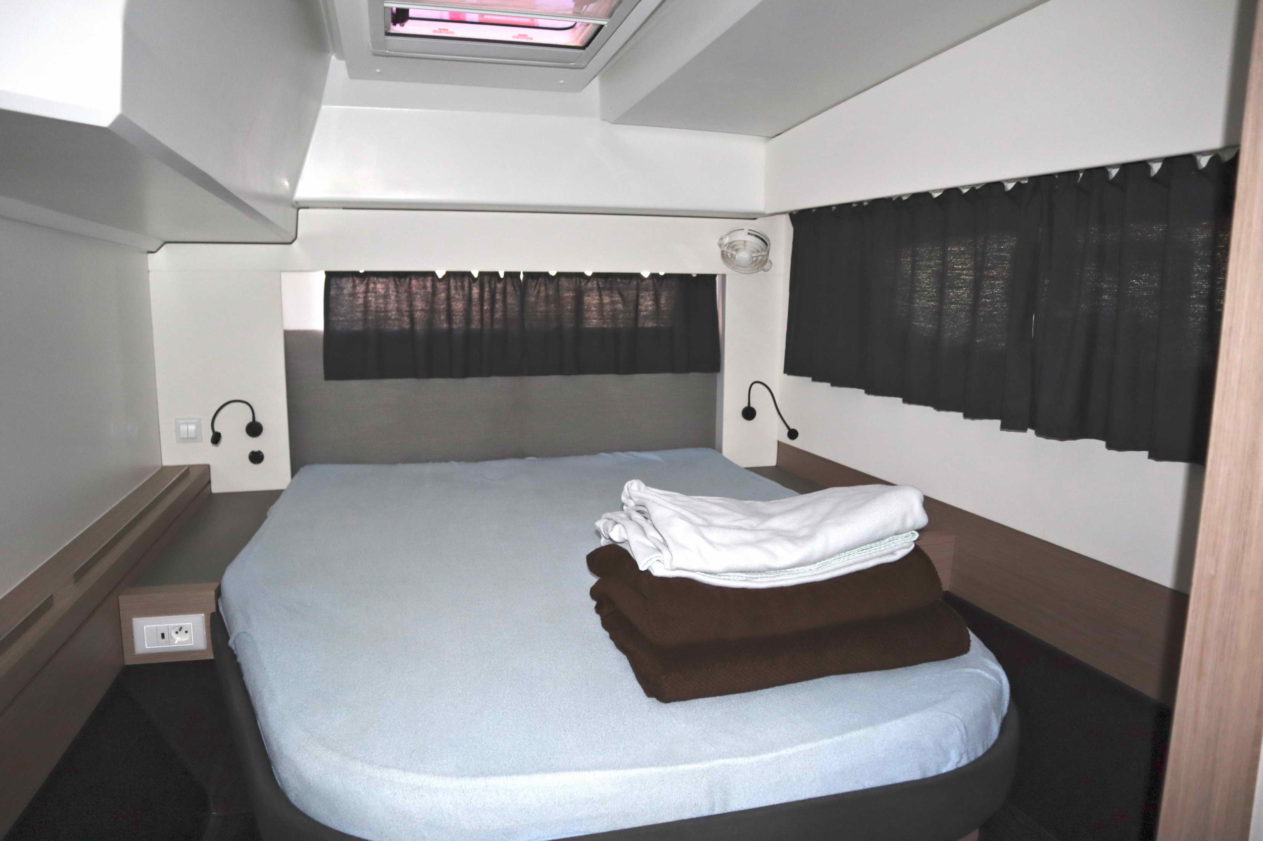 Photo #21 - Fountaine Pajot Astrea 42 - 3 + 2 cab. (CLASS) en Athènes - 35080