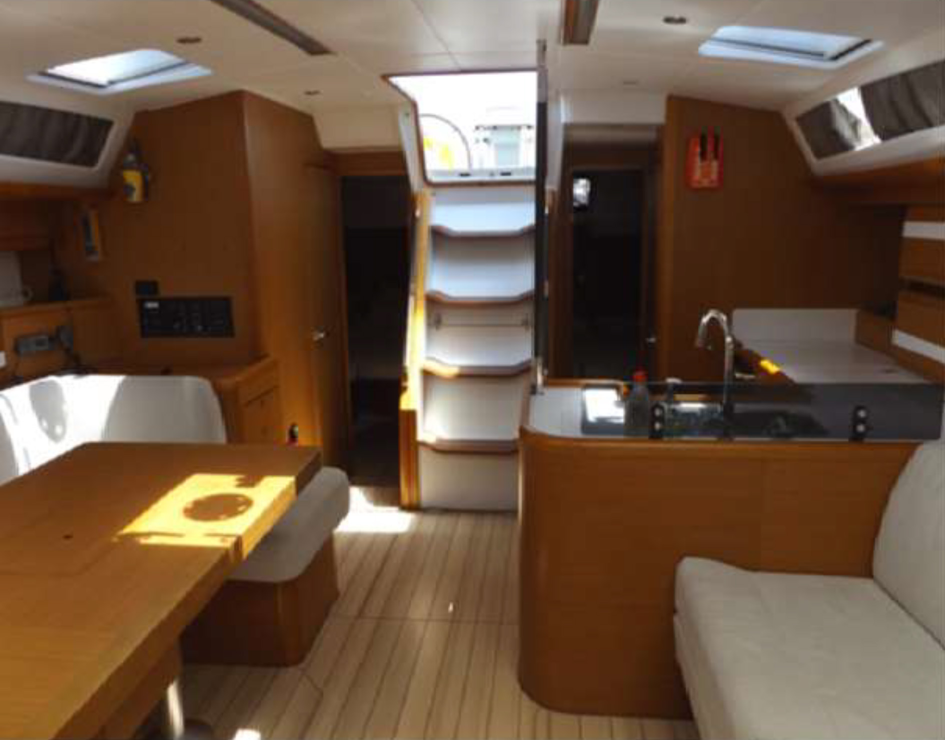 Photo #4 - Jeanneau 53 - 6 cab. (ECONOMY) en Kalkara - 35116