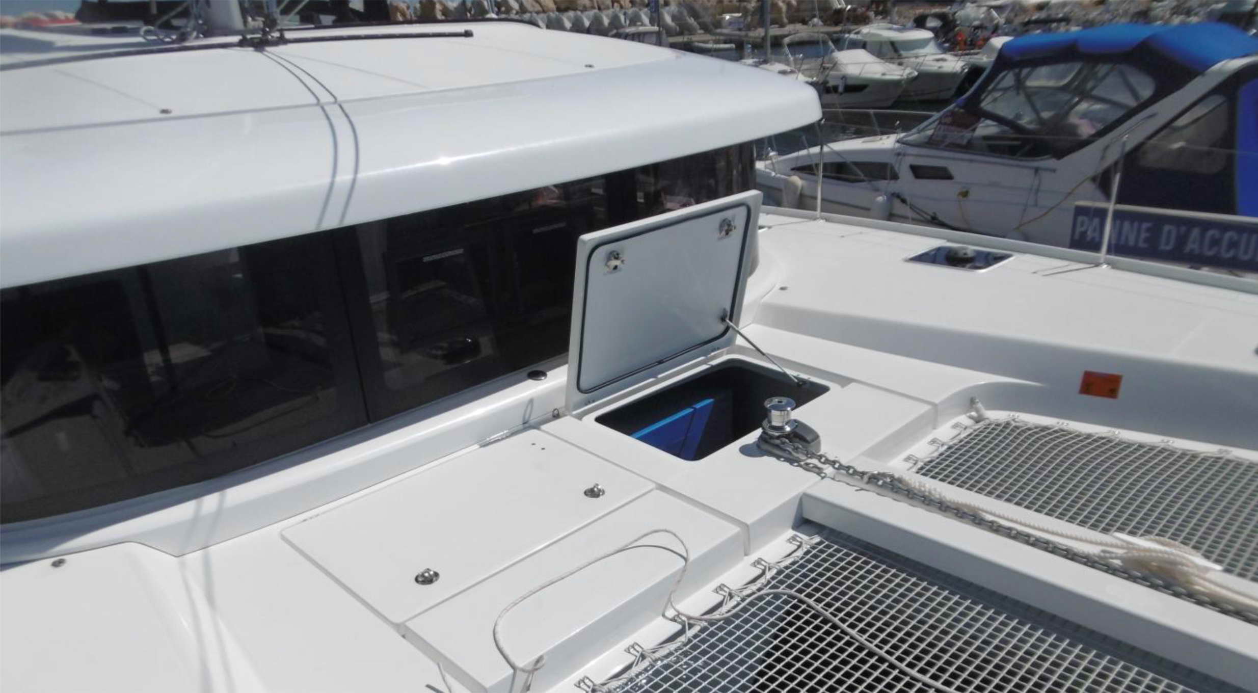 Photo #6 - Lagoon 42 - 4 + 2 cab. (ECONOMY) in Bormes Les Mimosas - 35173