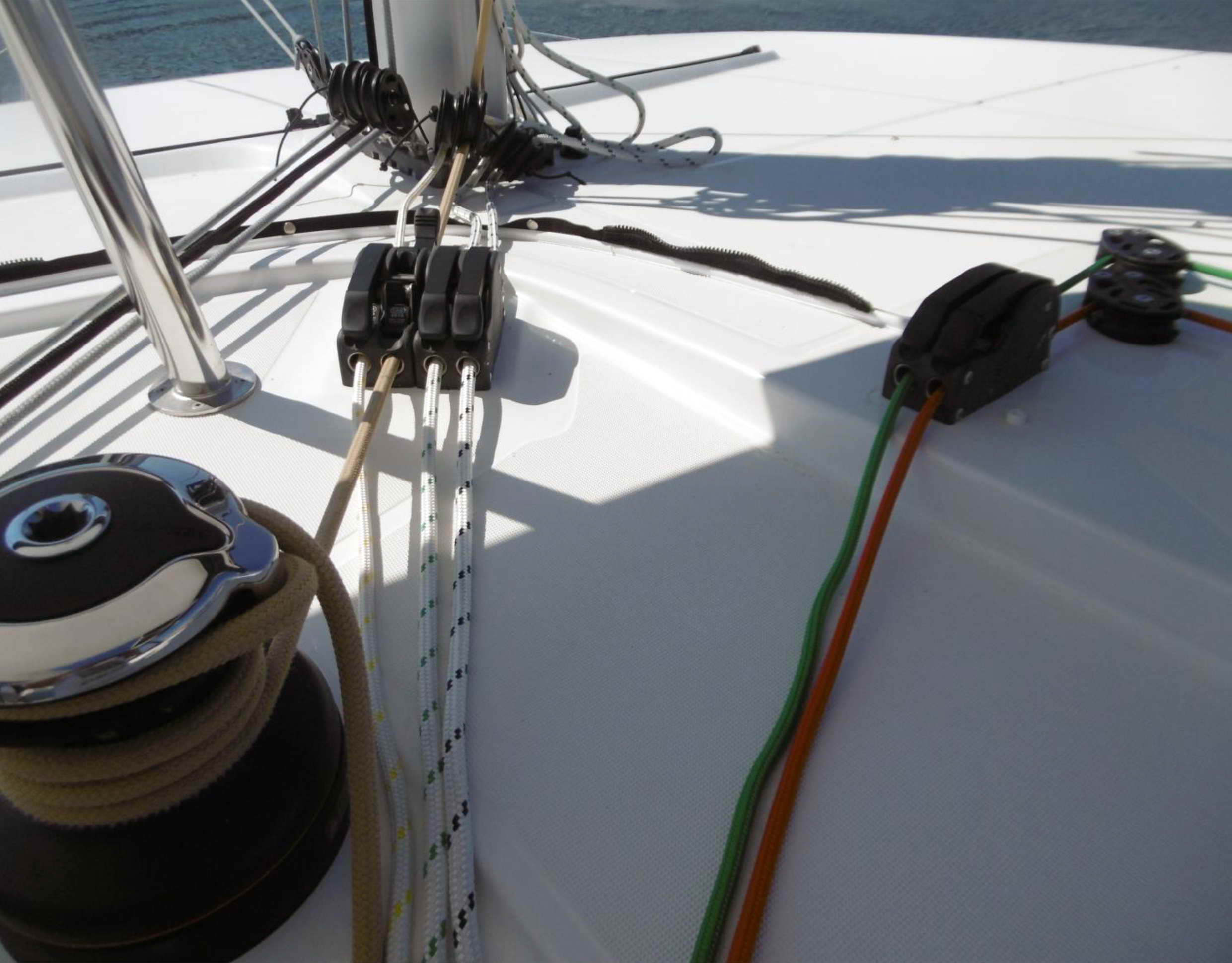 Photo #7 - Lagoon 42 - 4 + 2 cab. (ECONOMY) in Bormes Les Mimosas - 35173