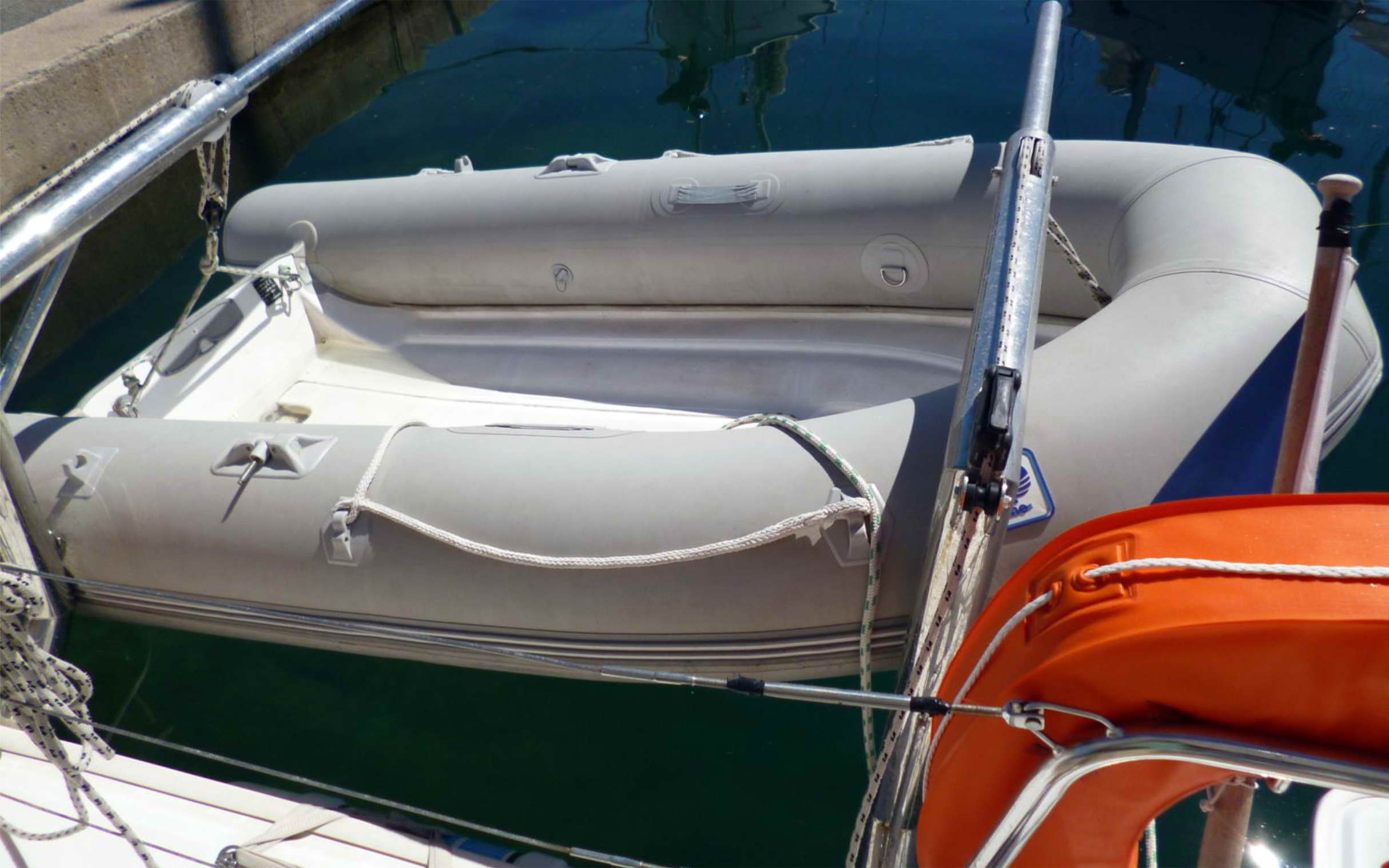 Photo #9 - Lagoon 42 - 4 + 2 cab. (ECONOMY) in Bormes Les Mimosas - 35173