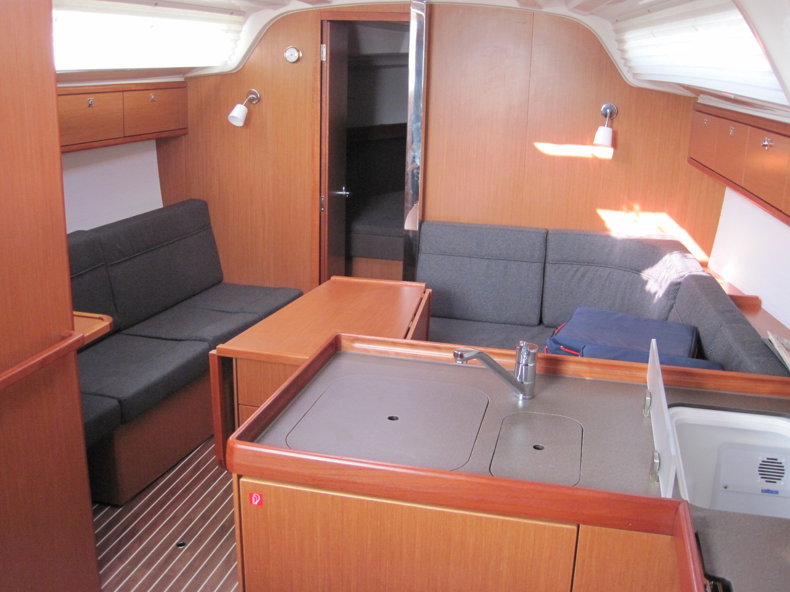 Photo #12 - Bavaria Cruiser 37 - 3 cab. (ECONOMY) en Capo d'Orlando - 35187
