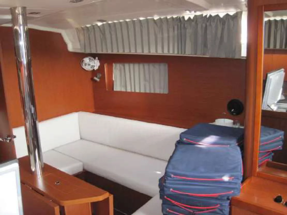 Oceanis 41.1 (ECONOMY)  - 9