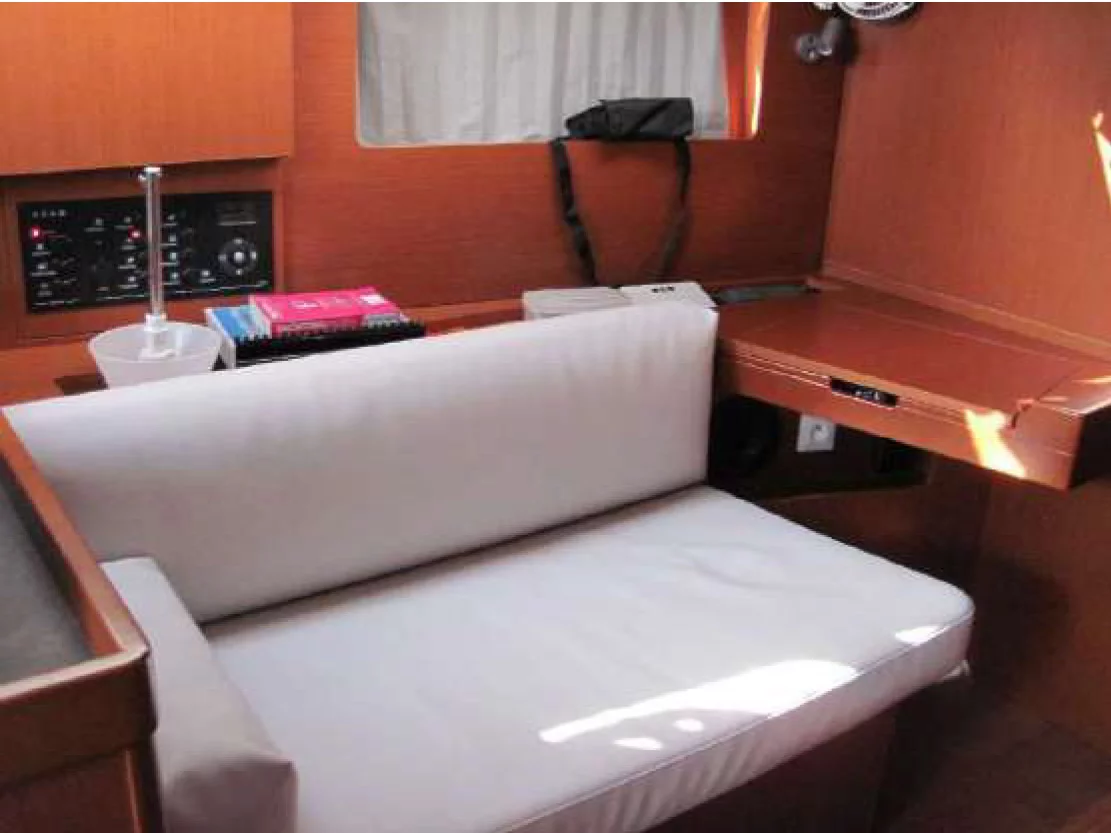 Oceanis 41.1 (ECONOMY)  - 10