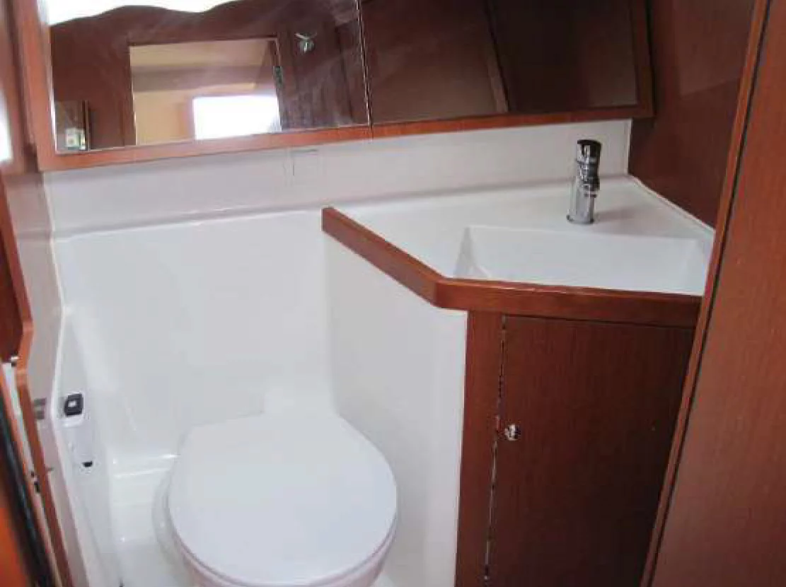 Oceanis 41.1 (ECONOMY)  - 15