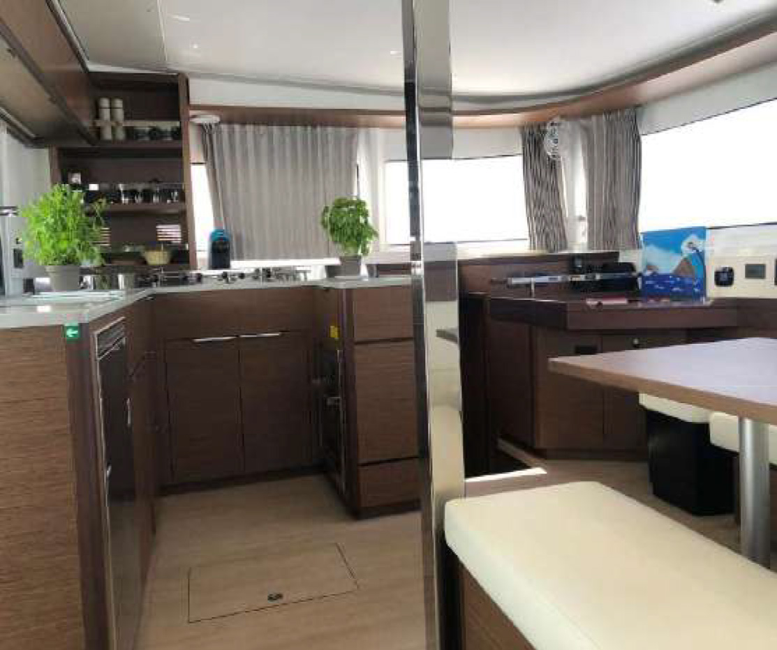 Photo #11 - Lagoon 46 Fly (PRESTIGE) in Capo d'Orlando - 35190