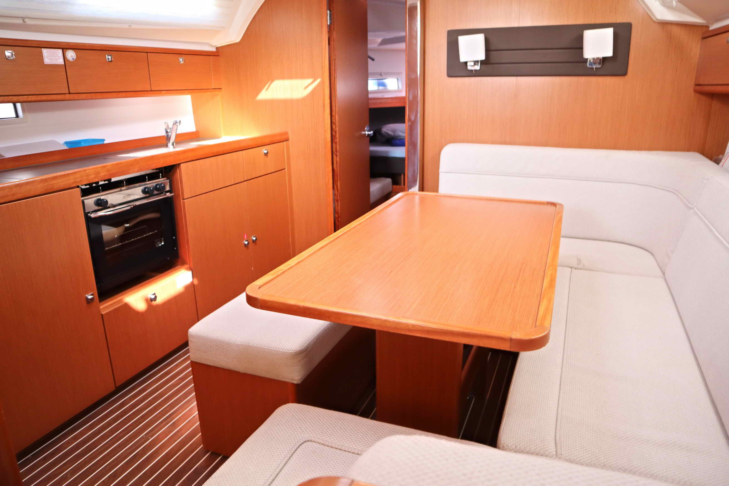 Photo #15 - Bavaria Cruiser 41 - 3 cab. (CLASS) en Atenas - 35216