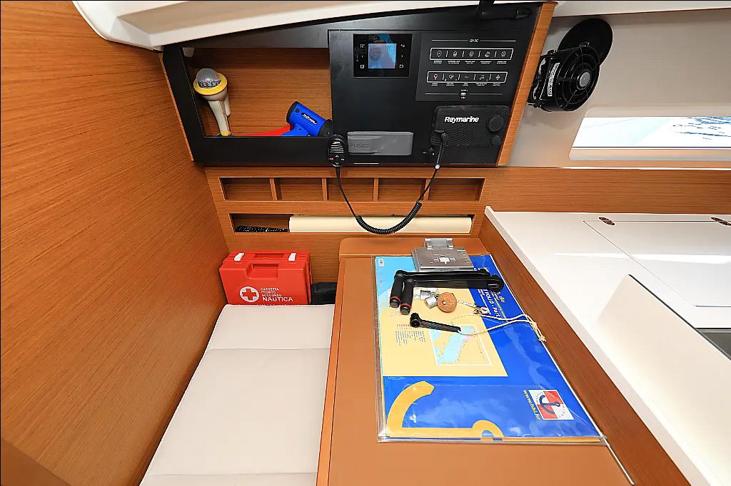 Photo #12 - Sun Odyssey 410 - 3 cab. (CLASS) in Zadar - 35225
