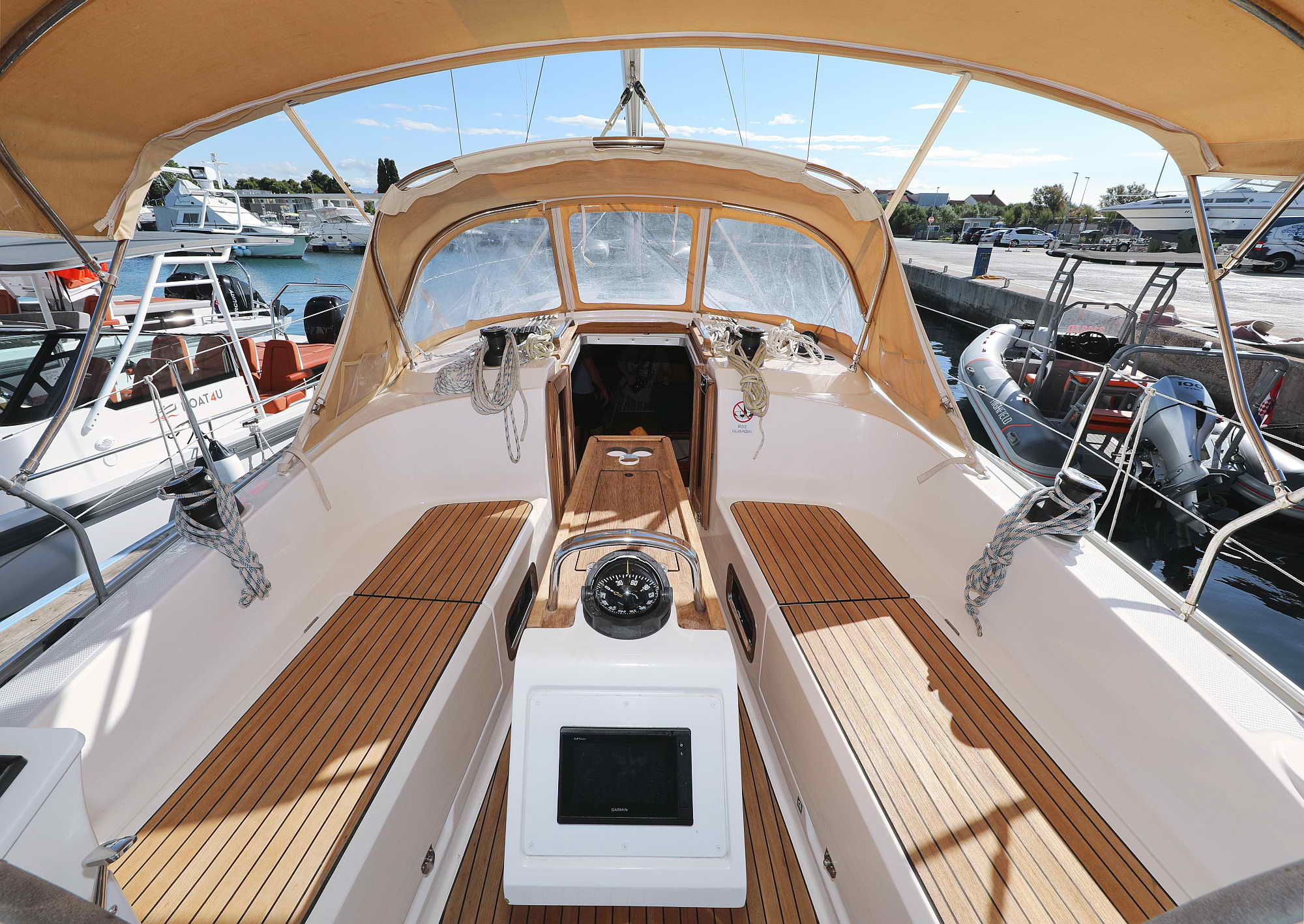 Photo #6 - Bavaria Cruiser 37 - 3 cab. (ECONOMY) in Zadar - 35254