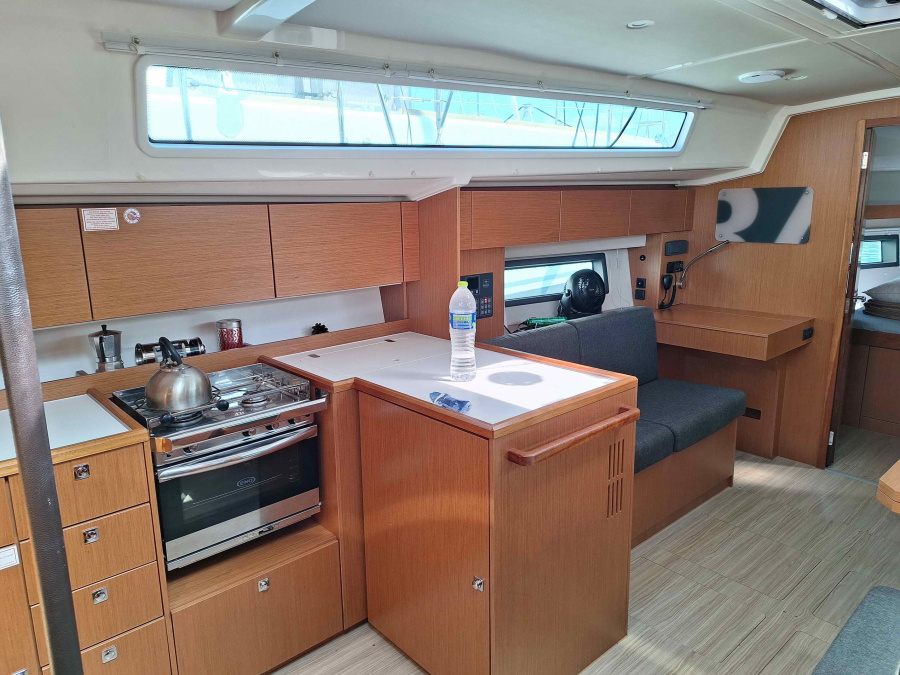 Photo #6 - Bavaria C42 (PRESTIGE) in Athens - 35278