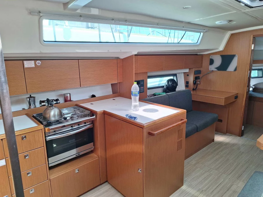Bavaria C42 (PRESTIGE)  - 5