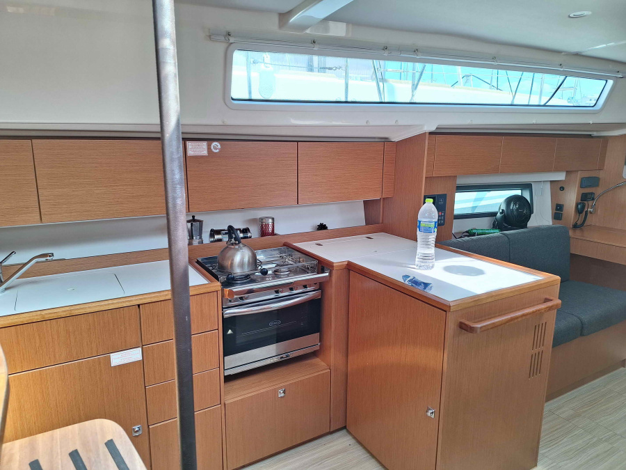 Photo #7 - Bavaria C42 (PRESTIGE) in Athens - 35278