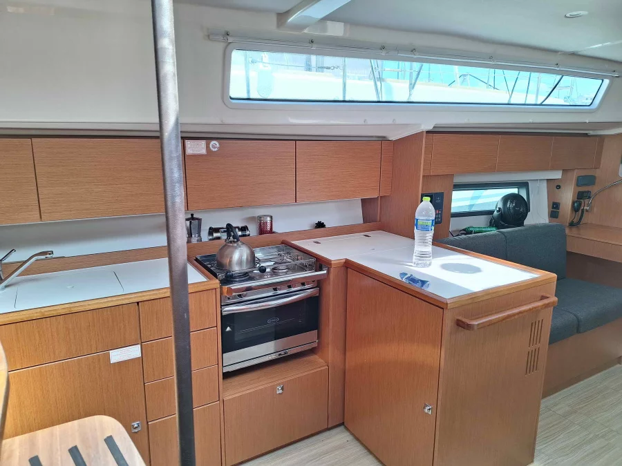 Bavaria C42 (PRESTIGE)  - 6