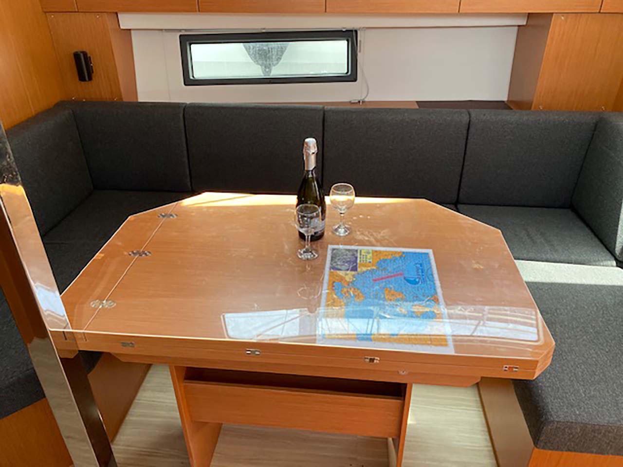 Photo #12 - Bavaria C42 (PRESTIGE) en Atenas - 35285
