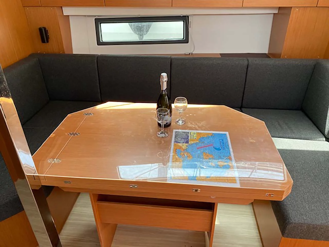 Bavaria C42 (PRESTIGE)  - 11