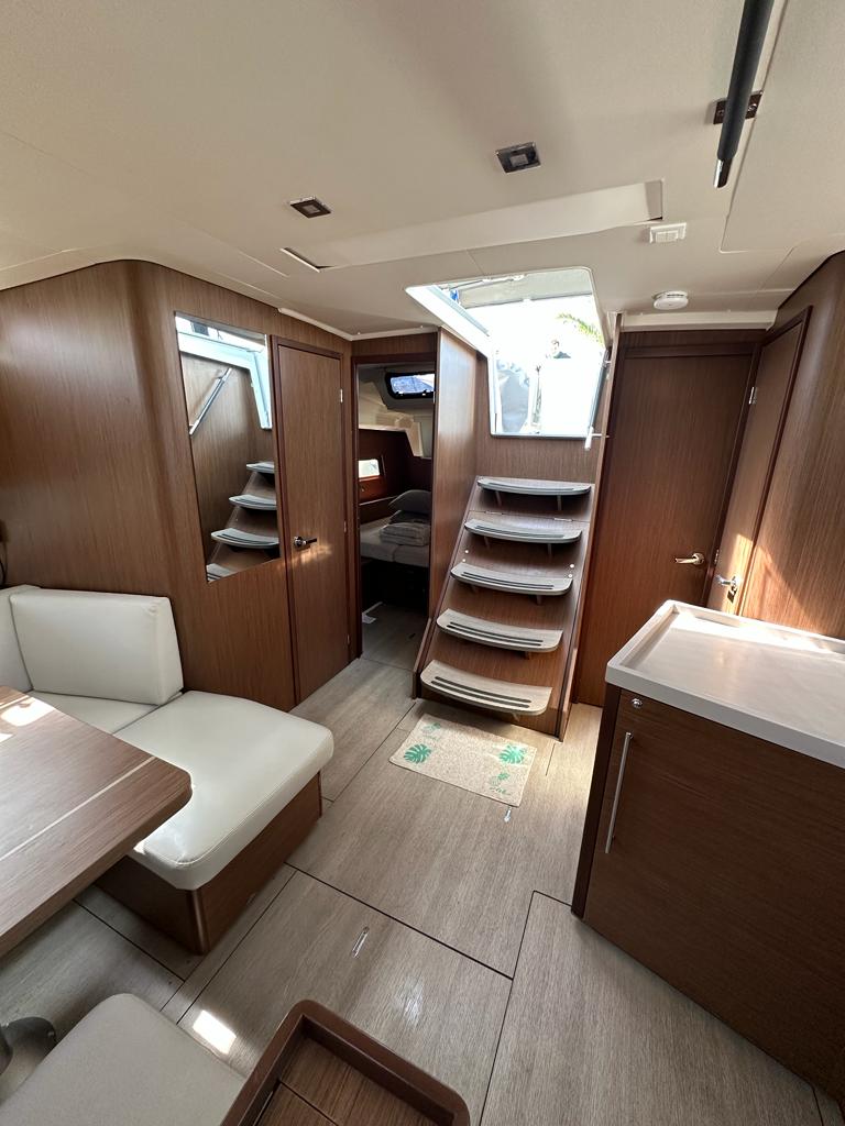 Photo #6 - Oceanis 46.1 (PRESTIGE) in Athens - 35291
