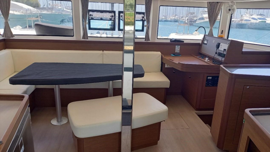 Photo #8 - Lagoon 42 - 4 + 2 cab. (CLASS) in Atene - 35300