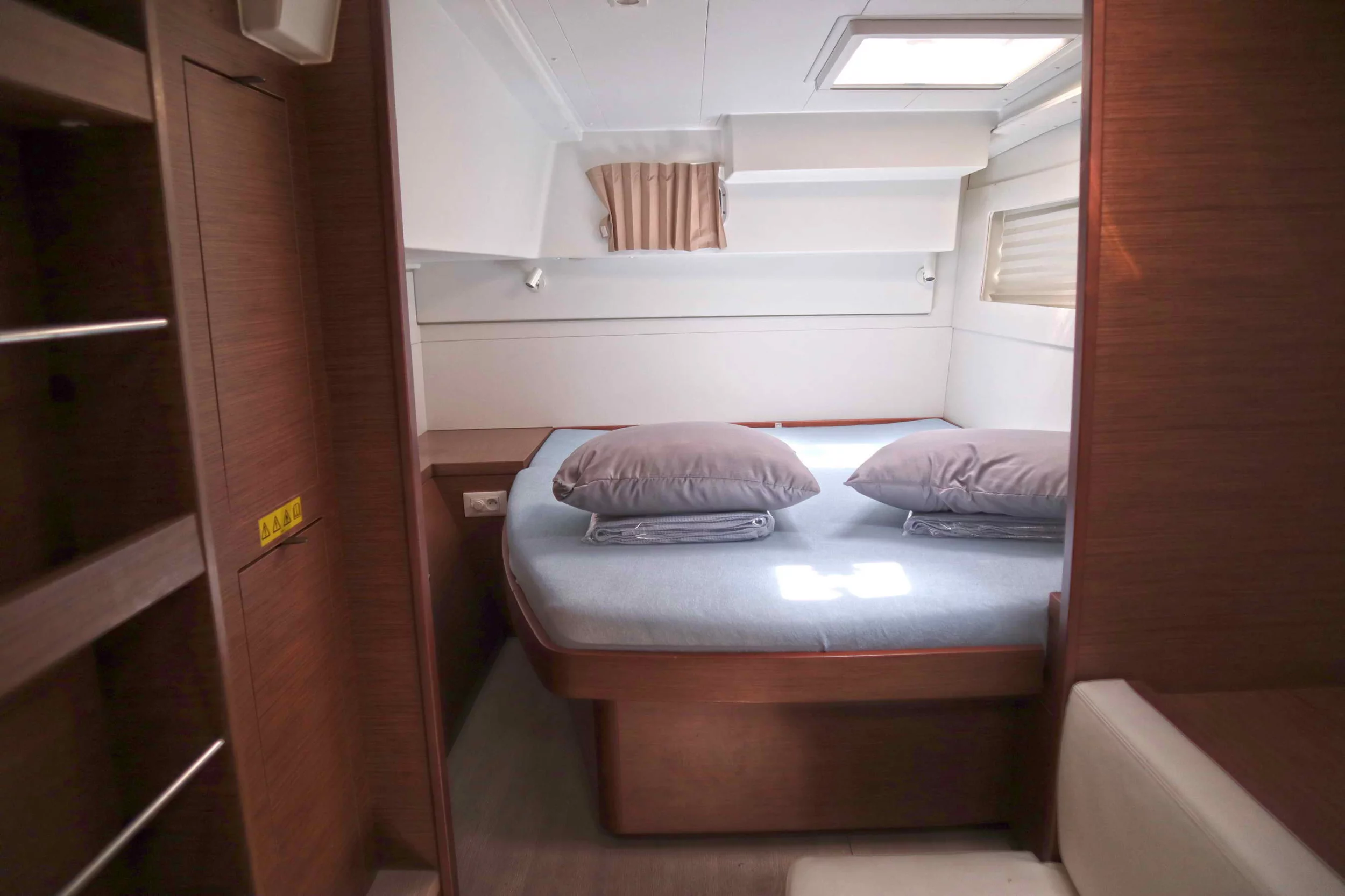 Lagoon 40 - 3 + 2 cab (ECONOMY)  - 12