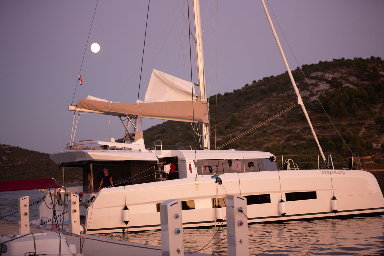 Photo #13 - Dufour 48 Catamaran - 5 + 1 cab. (Seaven) in Kastela - 35403