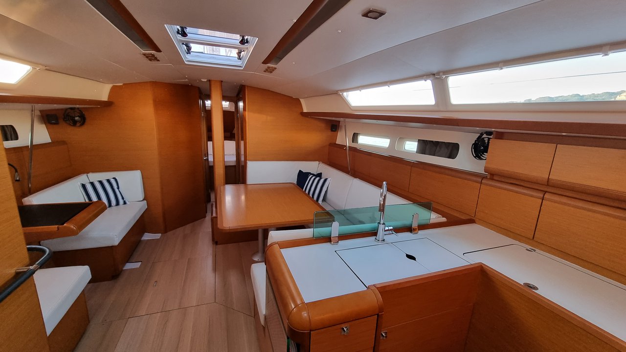 Photo #5 - Sun Odyssey 449 (Blue Moon) in Pula - 35520