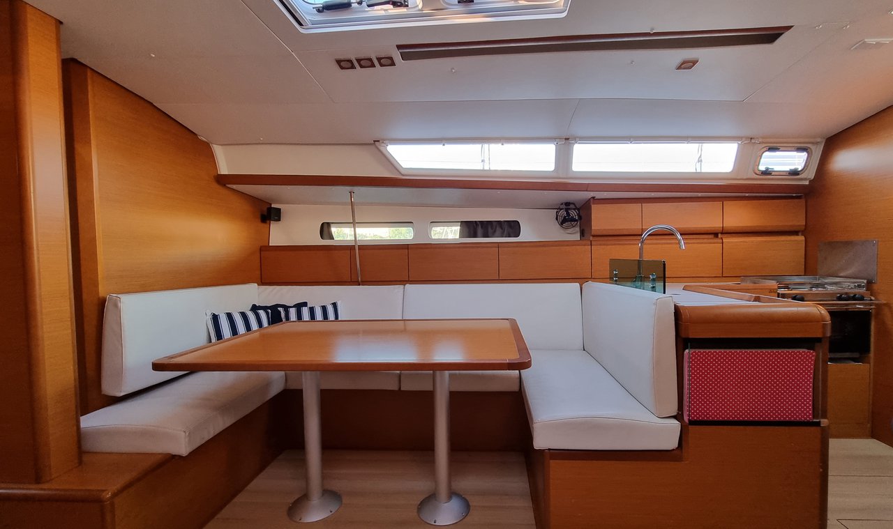 Photo #8 - Sun Odyssey 449 (Blue Moon) in Pula - 35520