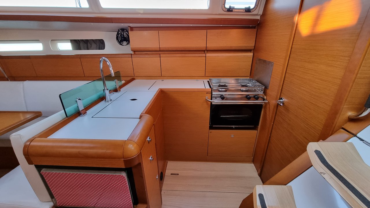 Photo #10 - Sun Odyssey 449 (Blue Moon) in Pula - 35520