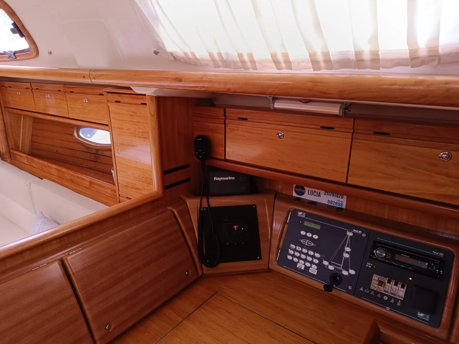 Bavaria 46 Cruiser (Lucia)  - 9