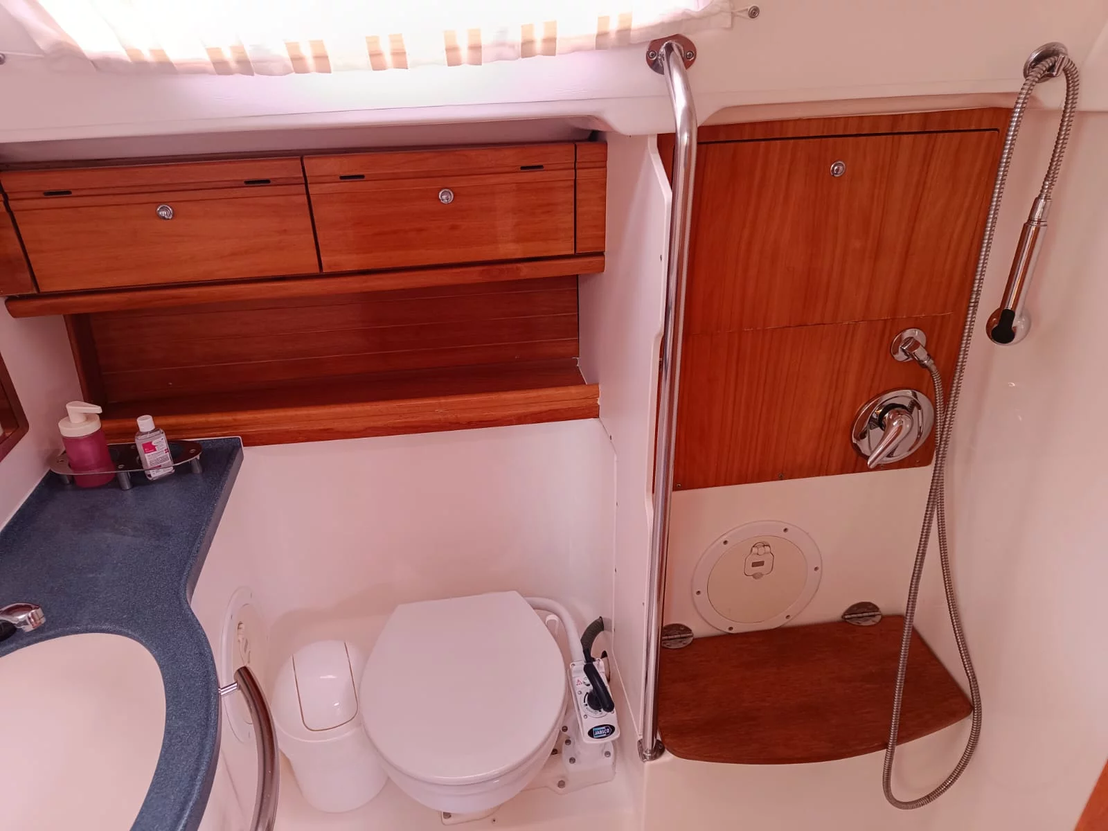 Bavaria 46 Cruiser (Lucia)  - 15