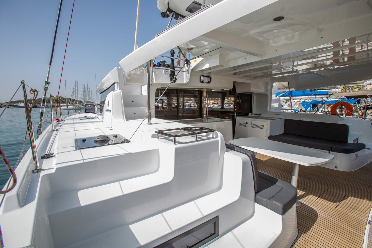 Photo #9 - Lagoon 46 - 4 + 2 cab. (Sea Star) in Lavrion - 35561