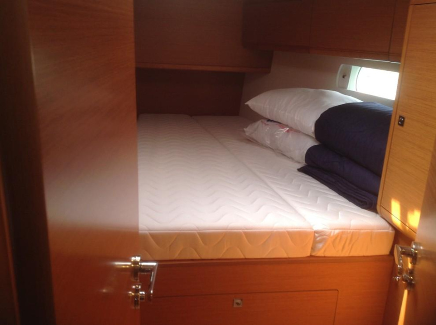 Photo #7 - Sun Odyssey 519 - 5 cab. (Skopelos) in Lavrion - 35562